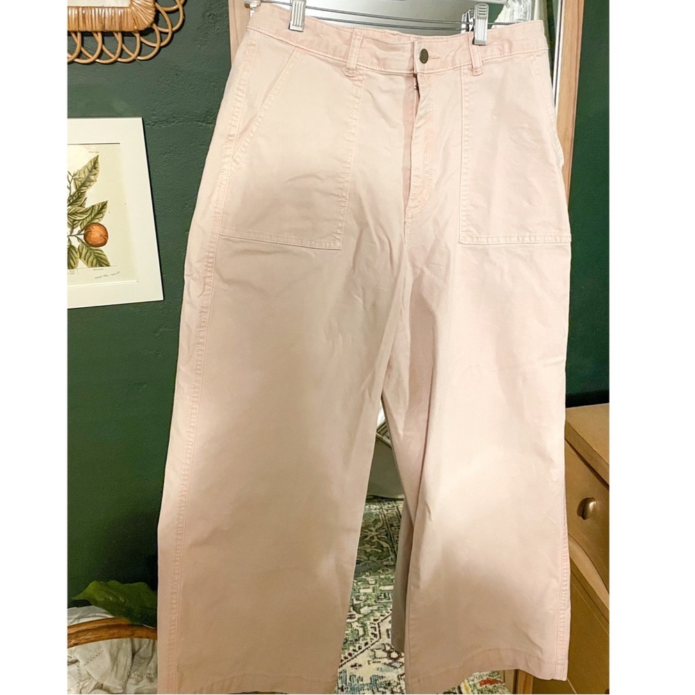 Pink wide leg pant. Size 8.